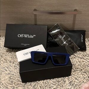 Off-White Navy Rectangular Sunglasses 53 17 145 Brand New Hartford unisex